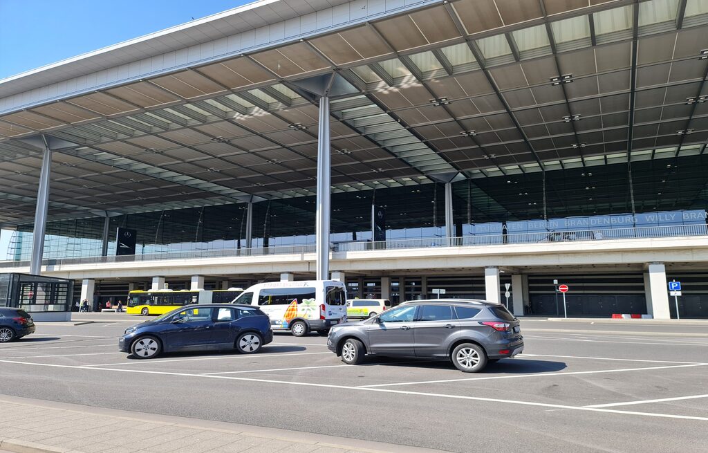 Przewozy osobowe i transfery lotniskowe